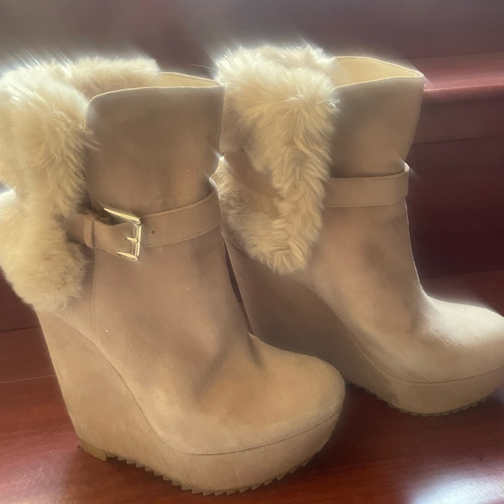 Nine west ankle boots with the fur